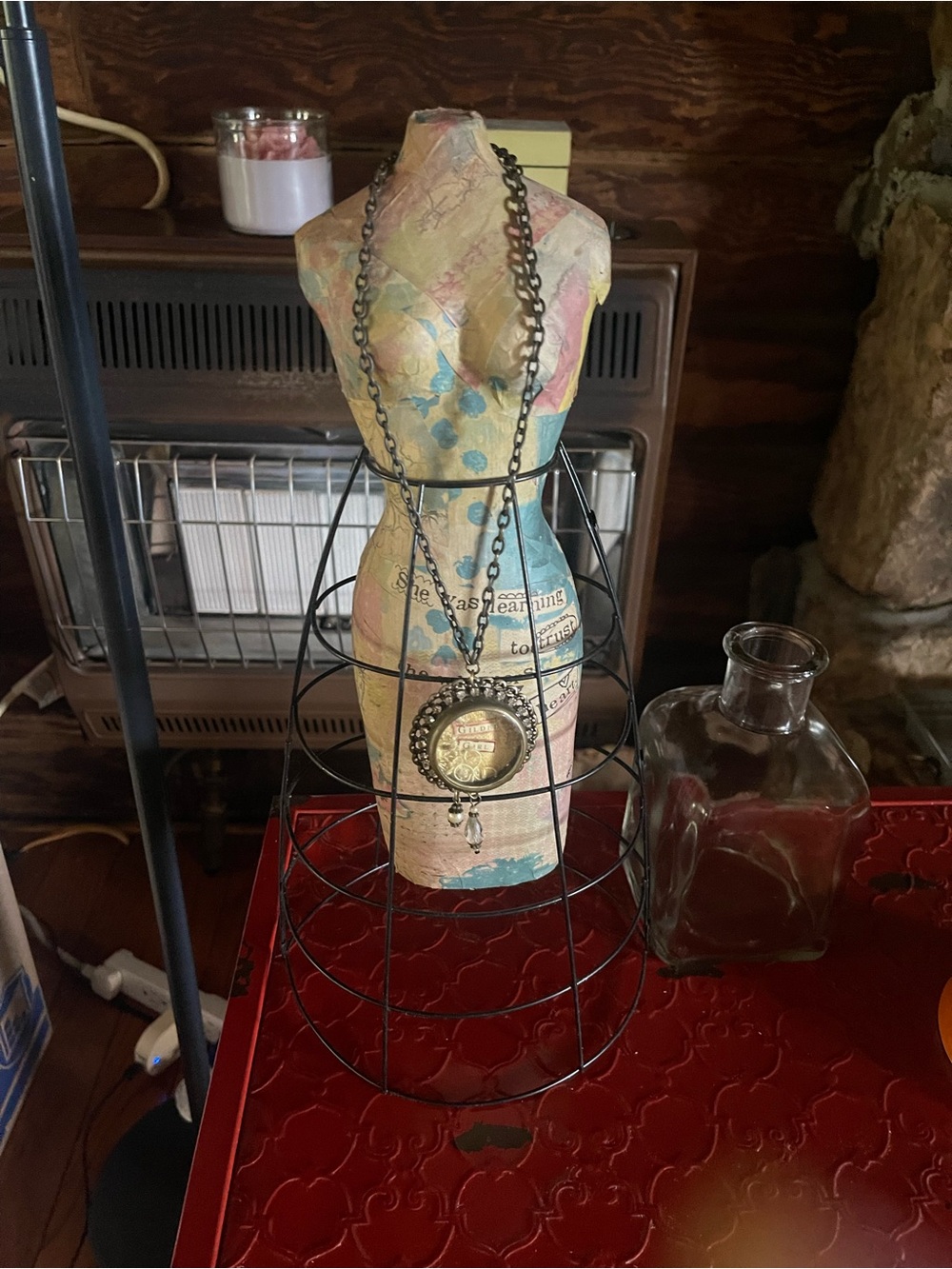 Vintage-Inspired Gold Pendant Necklace with Chain - Multi-Tone Accent
